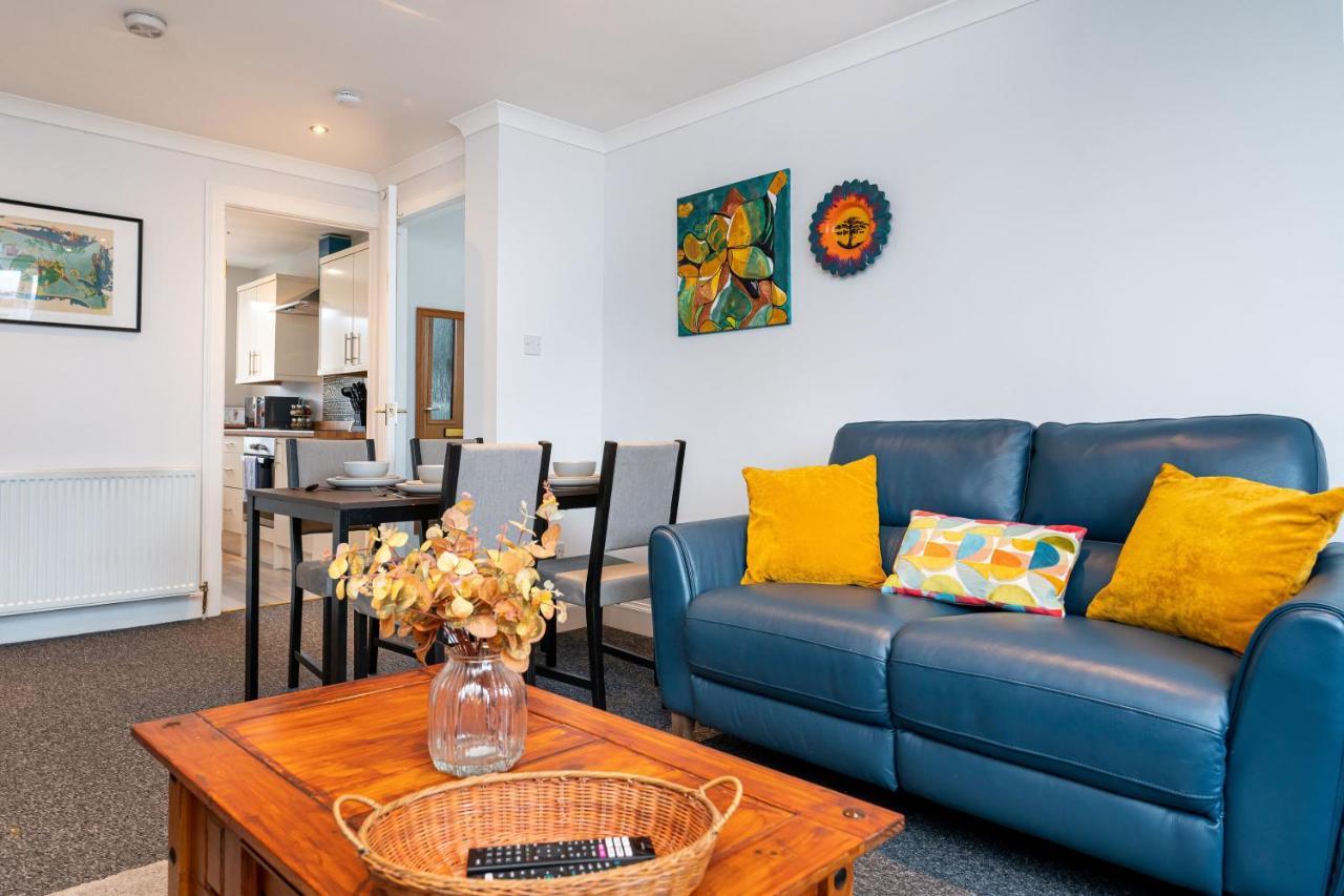 Lovely 3-Bedroom Flat With Free Parking Bridge of Allan Exterior photo