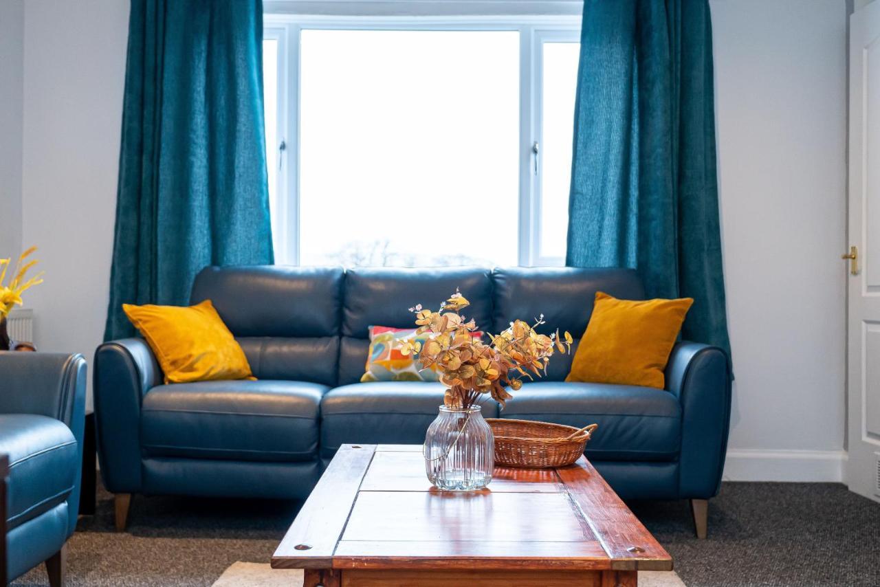 Lovely 3-Bedroom Flat With Free Parking Bridge of Allan Exterior photo
